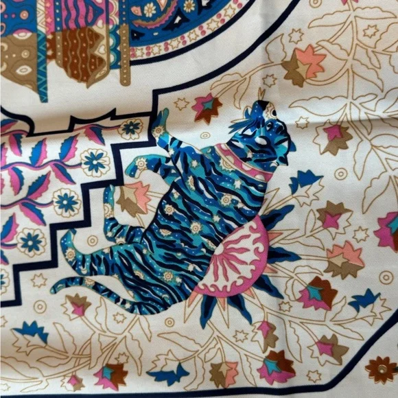 Designer-style Silk Scarf 140cm - Picture 3 of 8